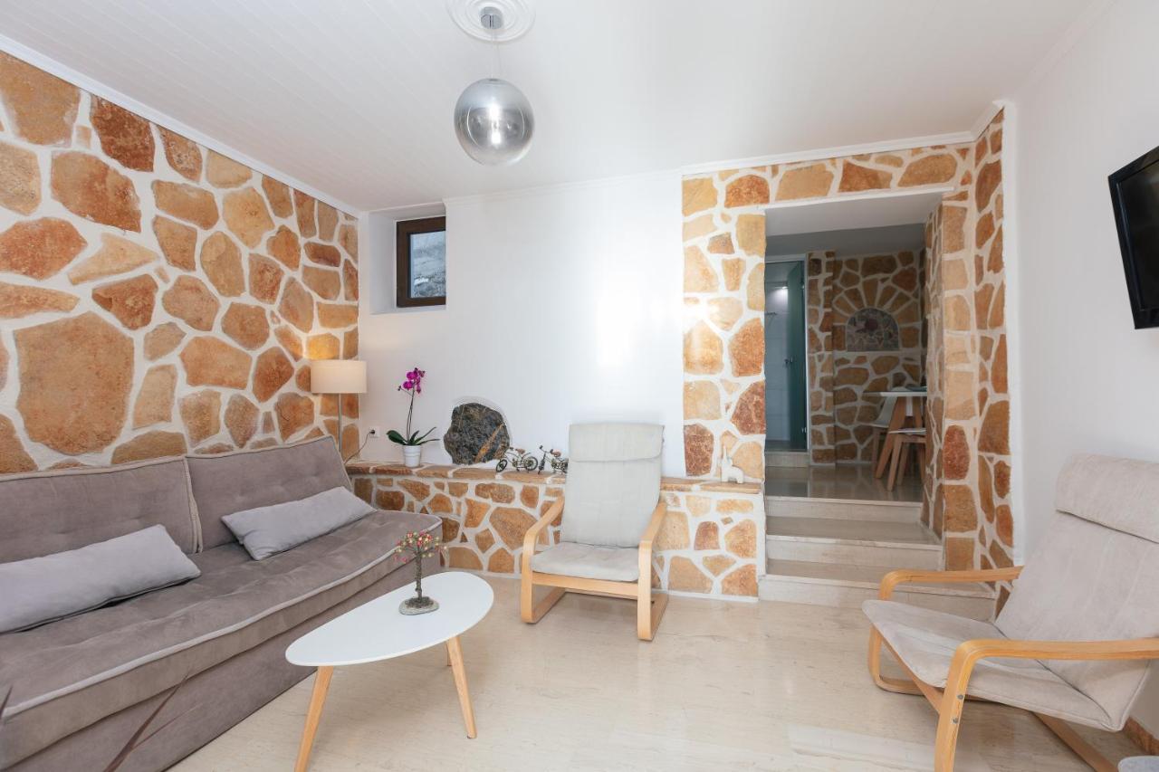 Annaview Apartments & Suites بلاكاس المظهر الخارجي الصورة
